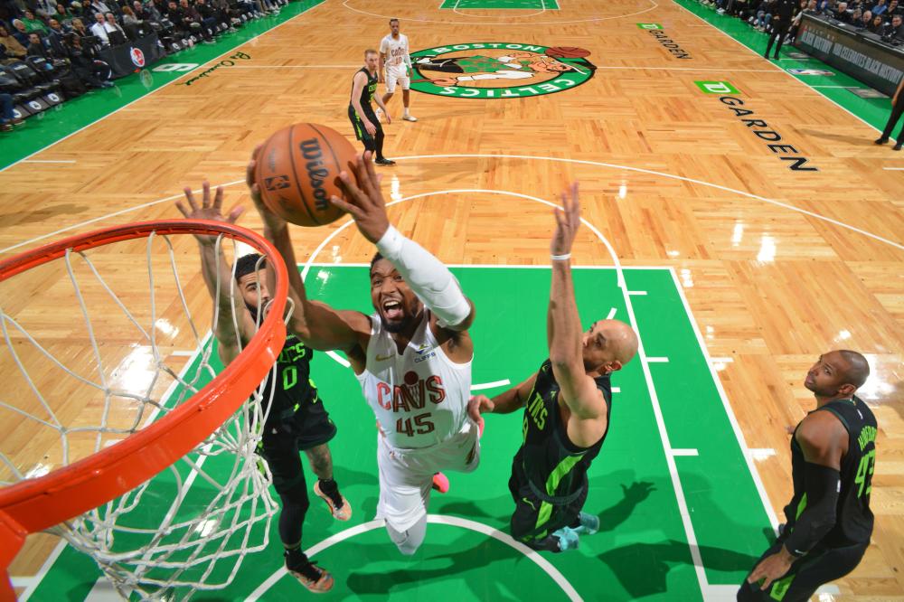 阳光充足的 阳光充足的