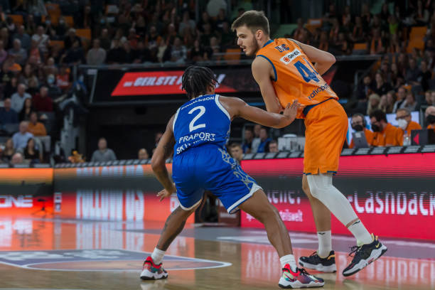 足向外界宣 足向外界宣